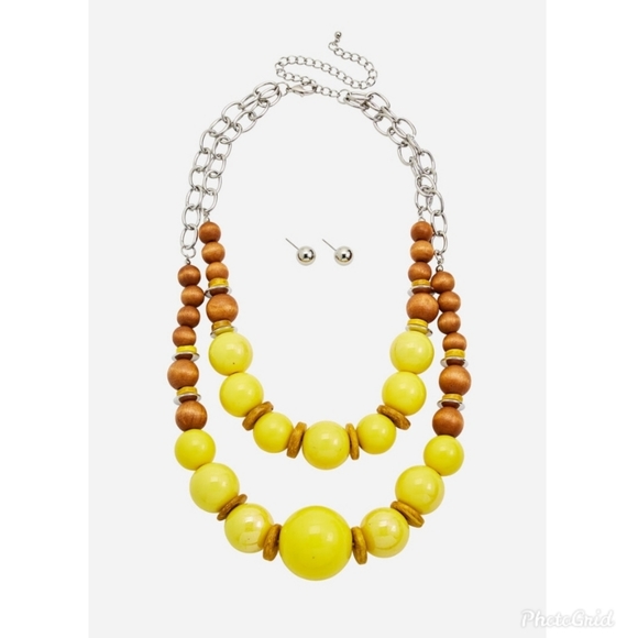 Ashley Stewart Jewelry - Ashley Stewart Layered Chunky Beaded Necklace Set